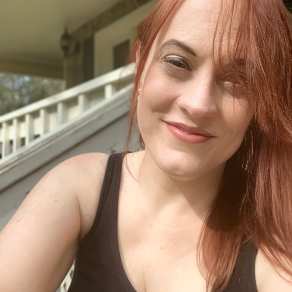 Meet your Posher, Tamara - Picture 2 of 3